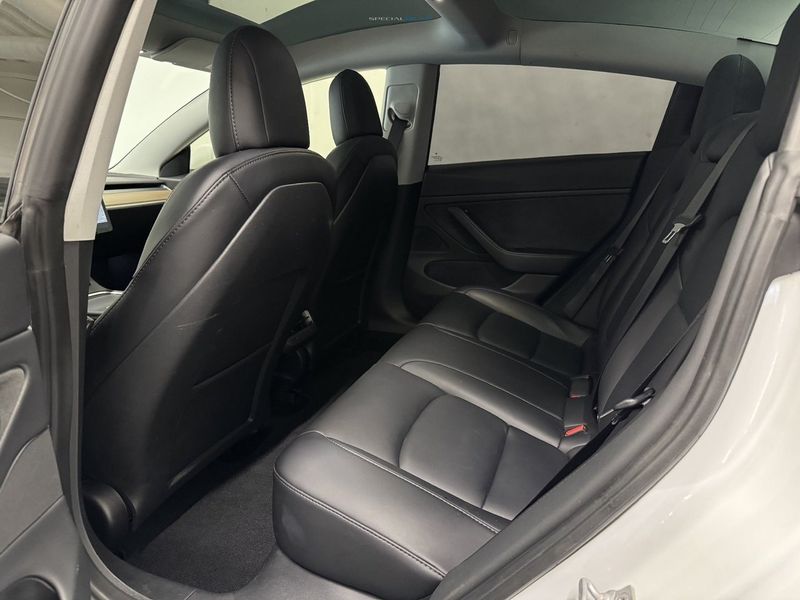 Tesla Model 3 bild 10