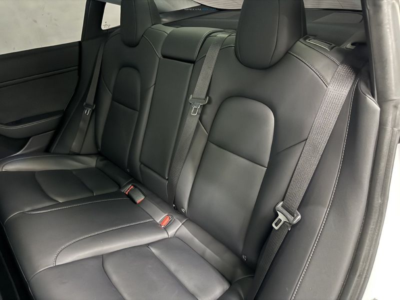 Tesla Model 3 bild 11