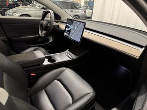 Tesla Model 3 bild 17