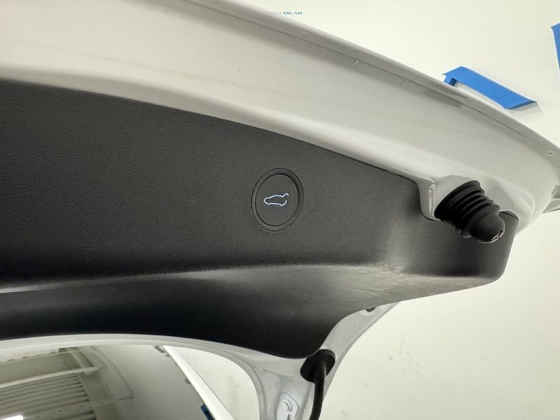 Tesla Model 3 bild 14