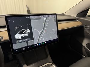 Tesla Model 3 bild 8