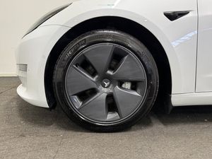 Tesla Model 3 bild 21