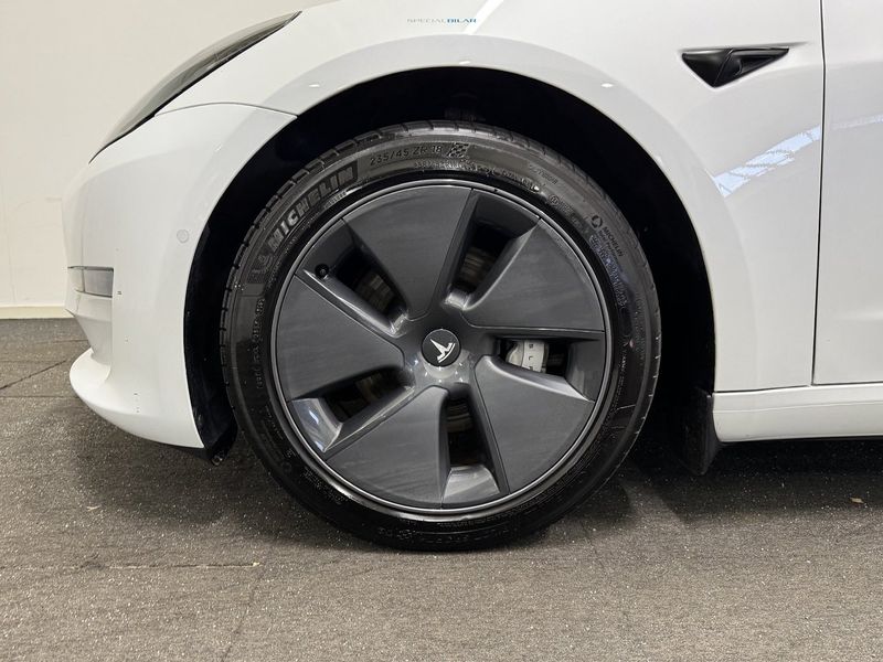 Tesla Model 3 bild 21