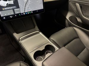 Tesla Model 3 bild 7