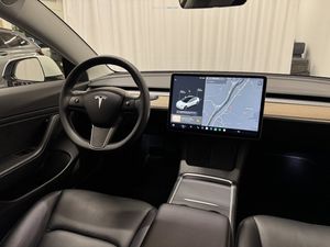 Tesla Model 3 bild 16