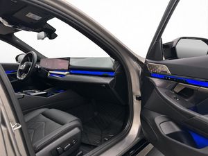 BMW i5 bild 35