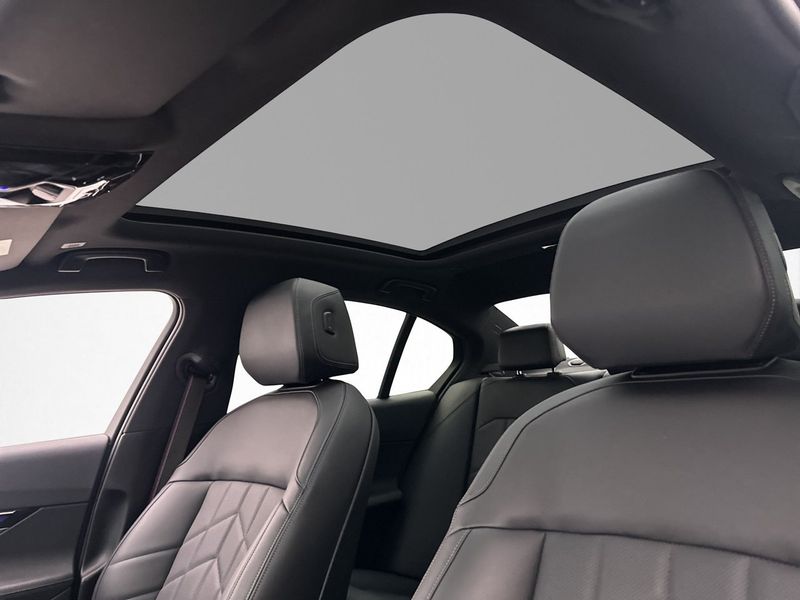 BMW i5 bild 13