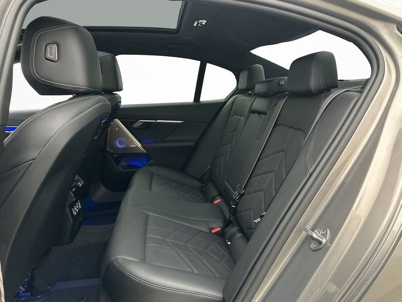 BMW i5 bild 37