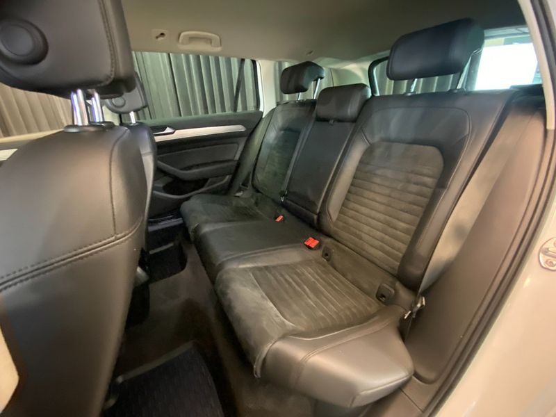 Volkswagen Passat bild 8