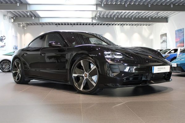 Porsche Taycan Turbo - 2020