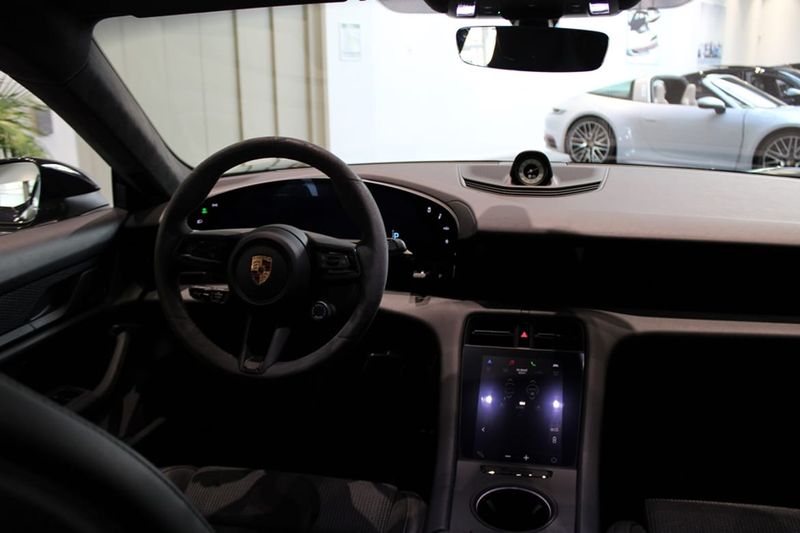 Porsche Taycan bild 12