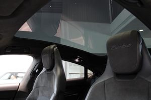 Porsche Taycan bild 16