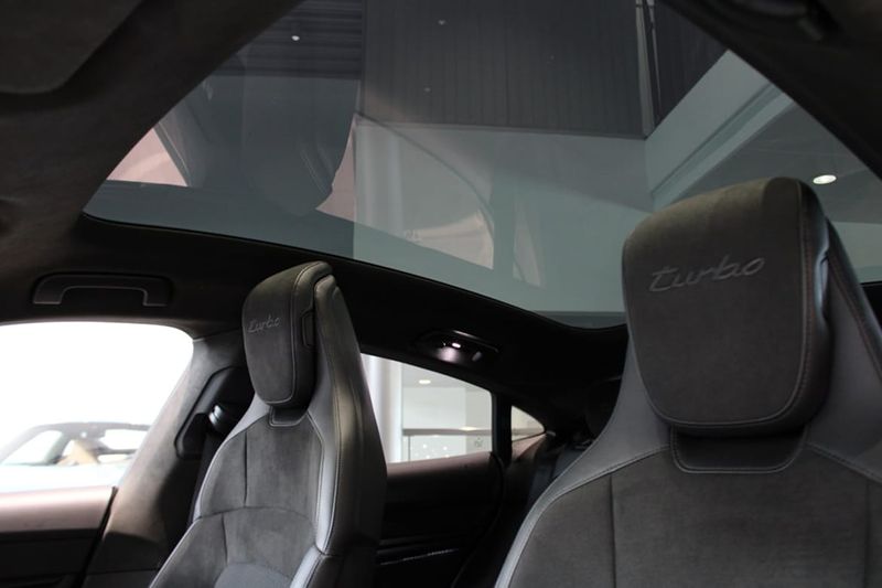 Porsche Taycan bild 16