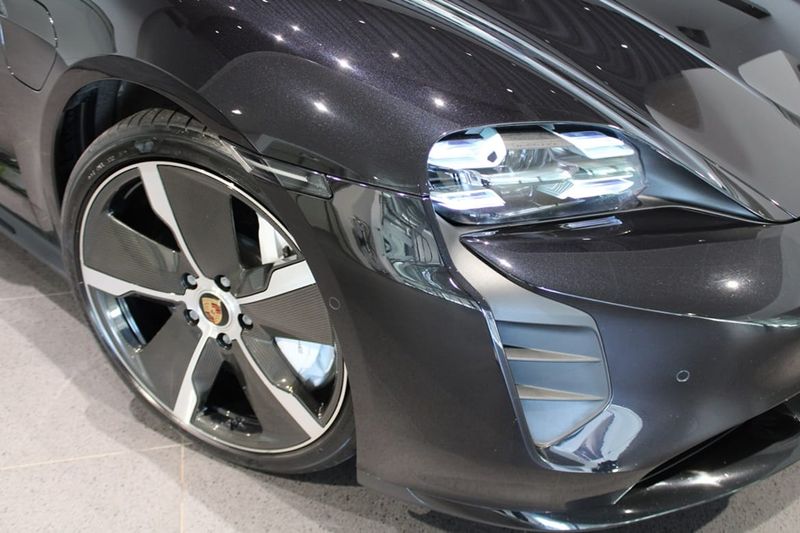 Porsche Taycan bild 8