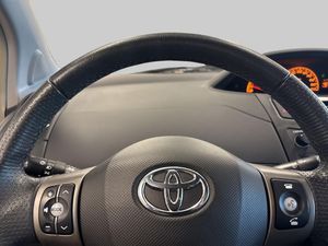 Toyota Yaris bild 14
