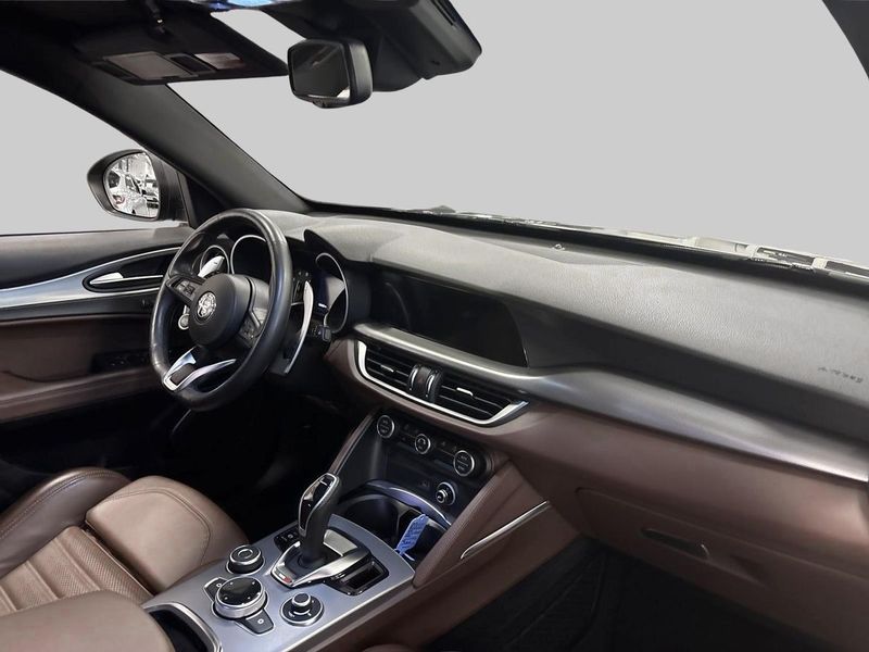 Alfa Romeo Stelvio bild 9