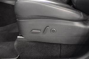 Tesla Model Y bild 16