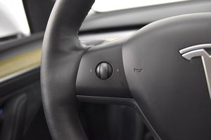 Tesla Model Y bild 10