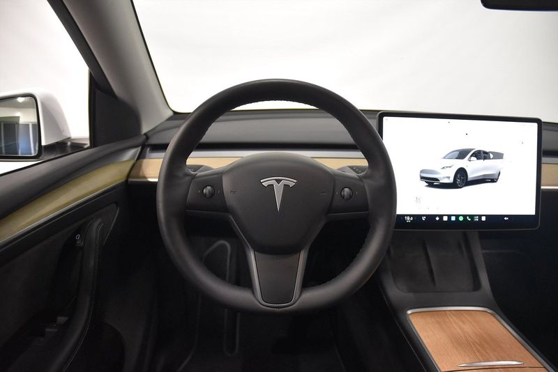 Tesla Model Y bild 2