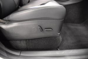 Tesla Model Y bild 15