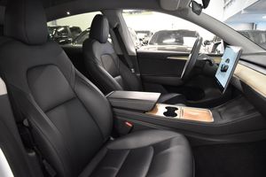 Tesla Model Y bild 12