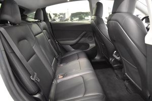 Tesla Model Y bild 14