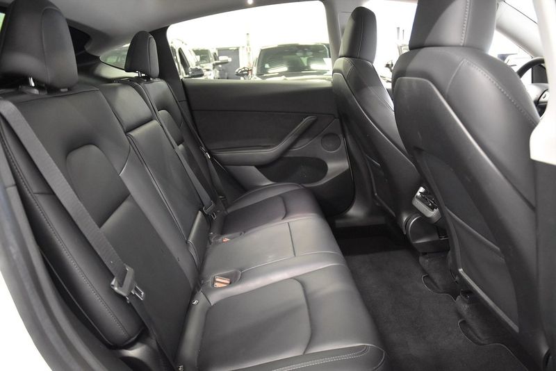 Tesla Model Y bild 14