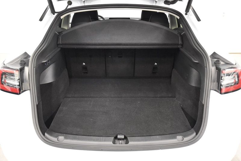 Tesla Model Y bild 26