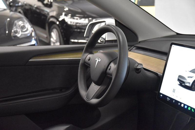 Tesla Model Y bild 9
