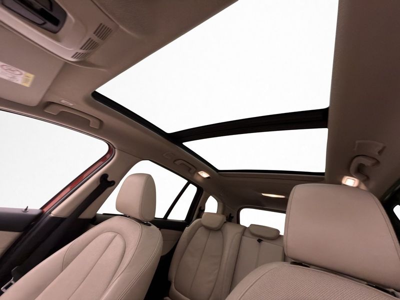 BMW 220 bild 10