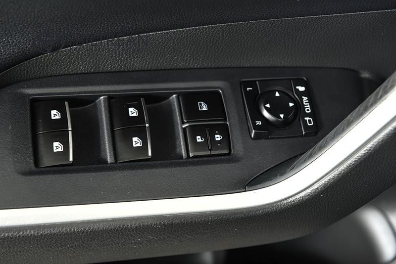 Toyota RAV4 bild 11