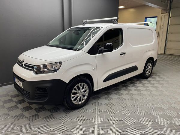Citroen Berlingo L2 Business Premium 50kWh / Dragkrok / LEASEBAR - 2022