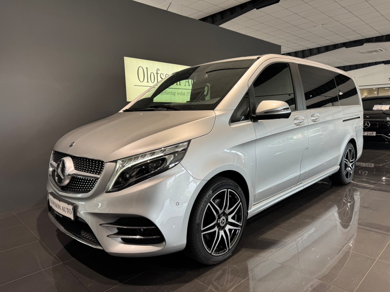 Mercedes V300
