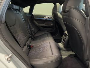 BMW i4 bild 7
