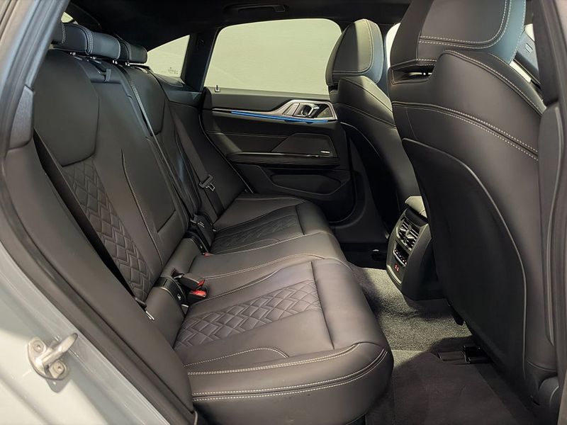 BMW i4 bild 7