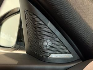 BMW i4 bild 11