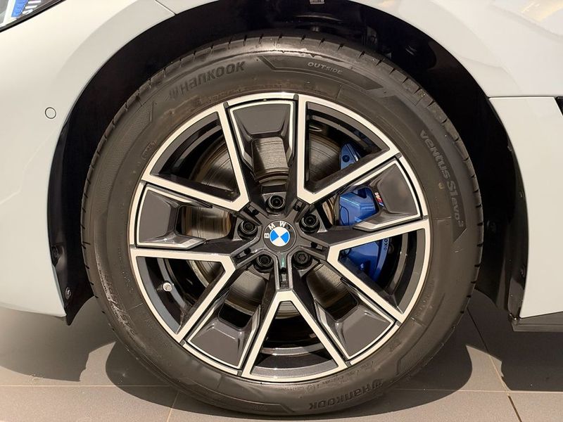 BMW i4 bild 5