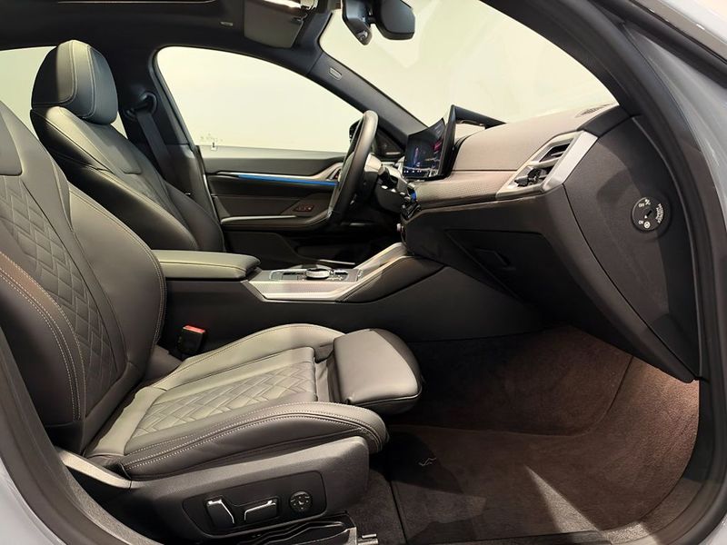 BMW i4 bild 8