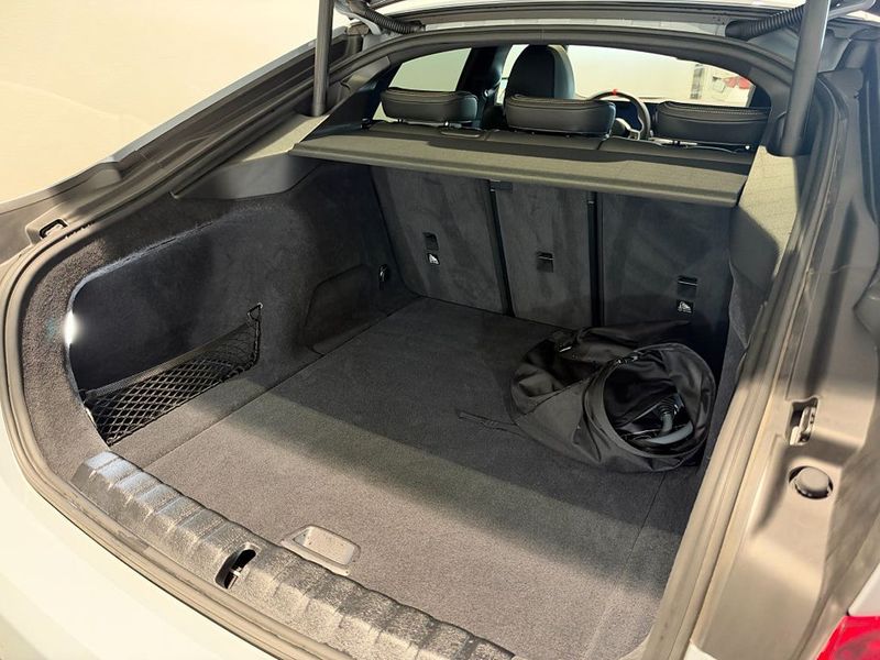 BMW i4 bild 6