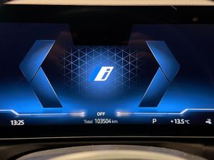 BMW i4 bild 16