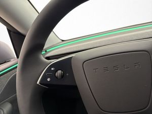 Tesla Model Y bild 17