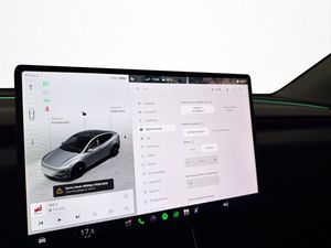 Tesla Model Y bild 25
