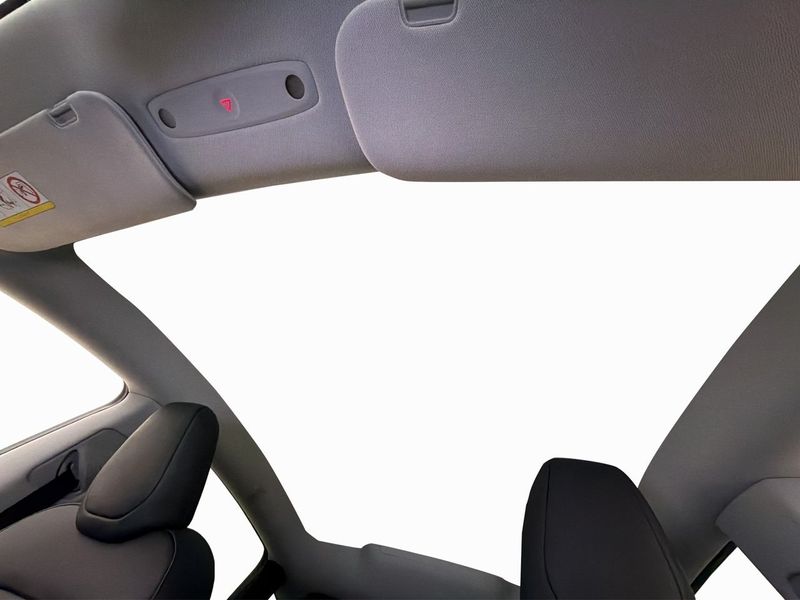 Tesla Model Y bild 13