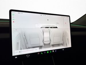 Tesla Model Y bild 24