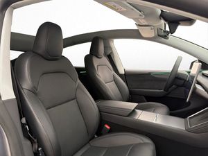 Tesla Model Y bild 28