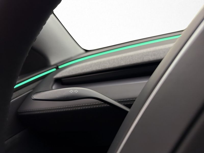 Tesla Model Y bild 32