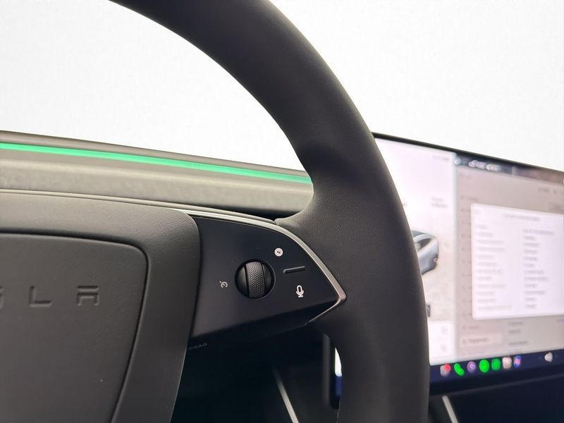 Tesla Model Y bild 18
