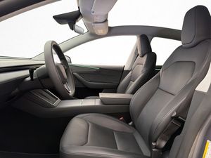 Tesla Model Y bild 16