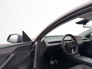 Tesla Model Y bild 12