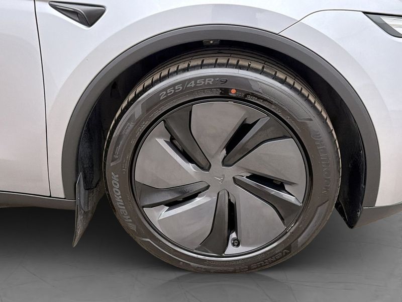 Tesla Model Y bild 38